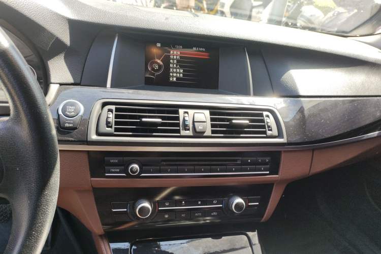 Used BMW 5 Series 2014 520Li Elegant Model Audio And AC Panel