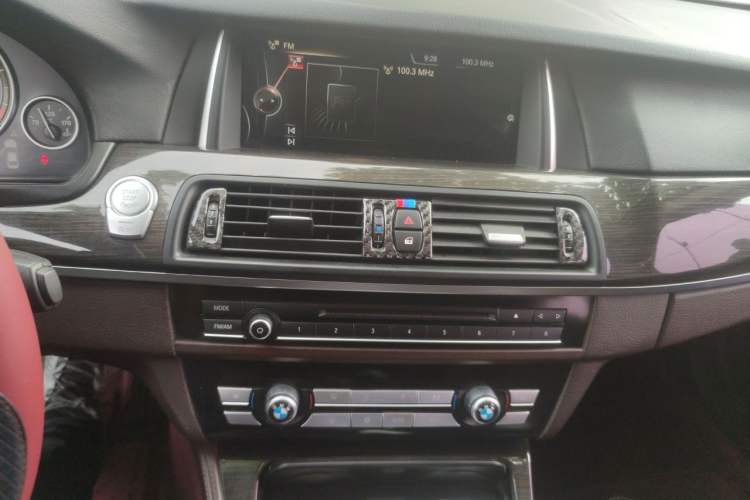 Used BMW 5 Series 2014 525Li Luxury Design Package Audio And AC Panel