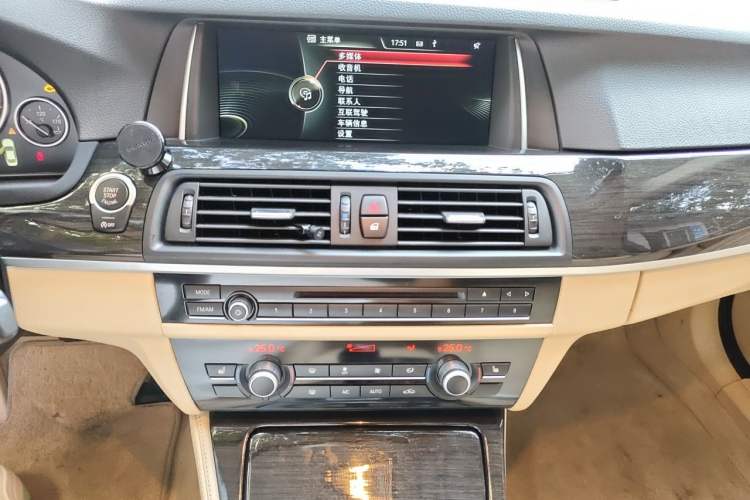 Used BMW 5 Series 2014 525Li Luxury Design Package Audio And AC Panel