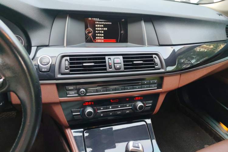 Used BMW 5 Series 2014 520i Elegant Edition Audio And AC Panel