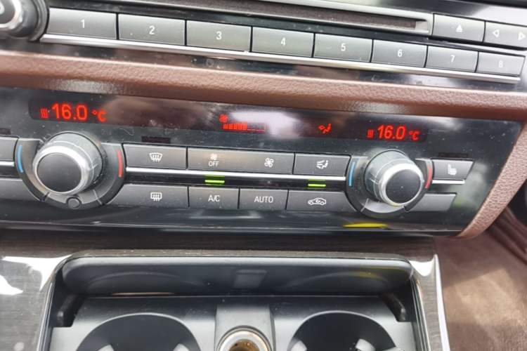Used BMW 5 Series 2014 525Li Luxury Design Package Audio And AC Panel