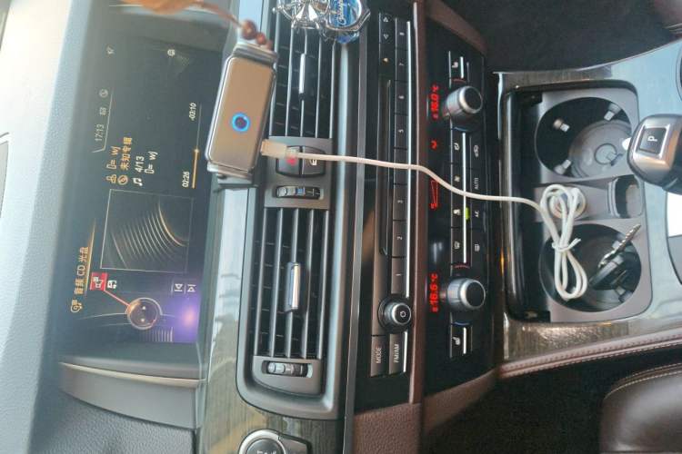 Used BMW 5 Series 2014 525Li Luxury Design Package Audio And AC Panel