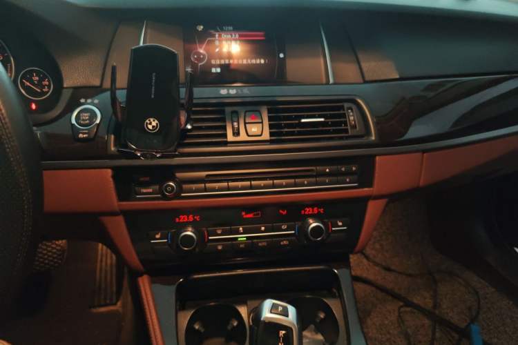 Used BMW 5 Series 2014 525Li Leading Model Audio And AC Panel