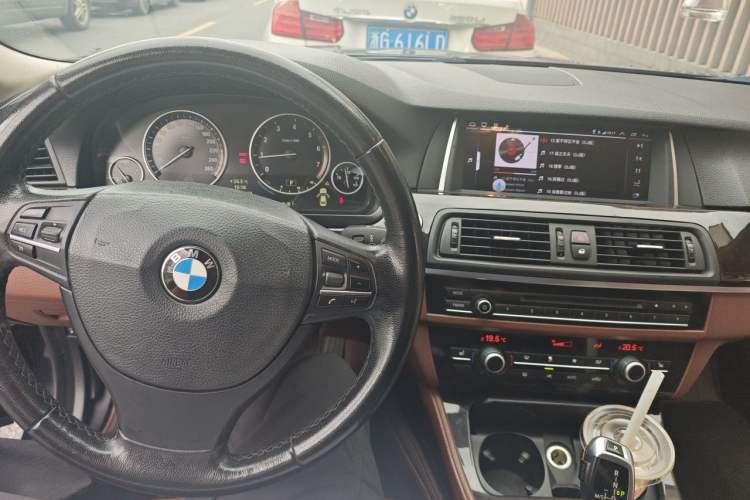 Used BMW 5 Series 2014 525Li Leading Model Audio And AC Panel