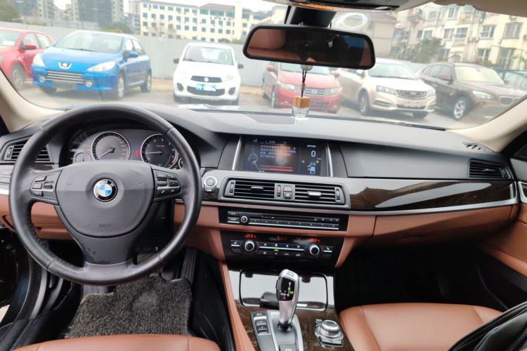 Used BMW 5 Series 2014 525Li Leading Model Center Console