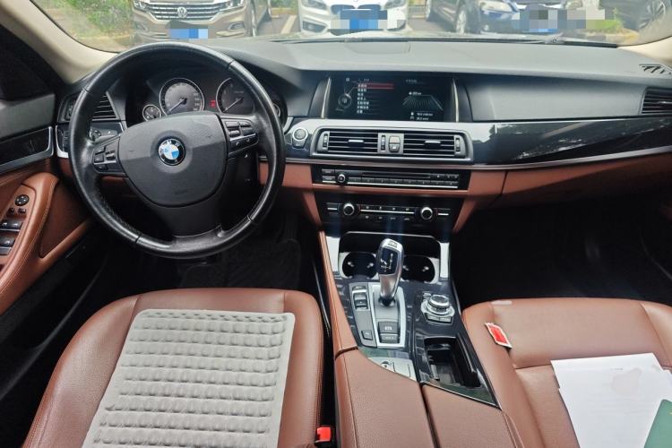 Used BMW 5 Series 2014 520Li Elegant Model Center Console