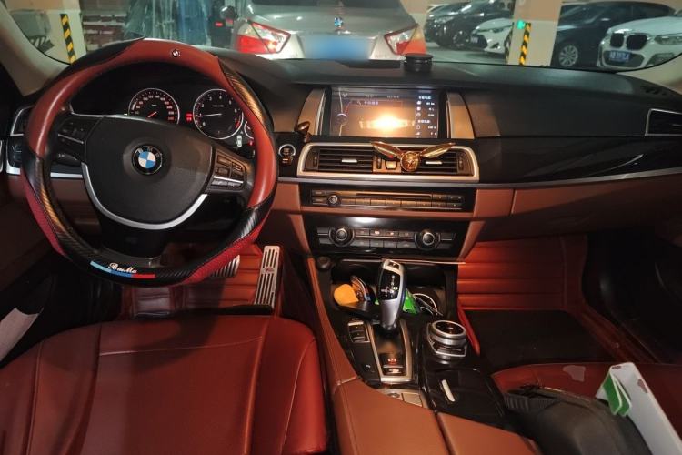 Used BMW 5 Series 2014 520Li Elegant Model Center Console