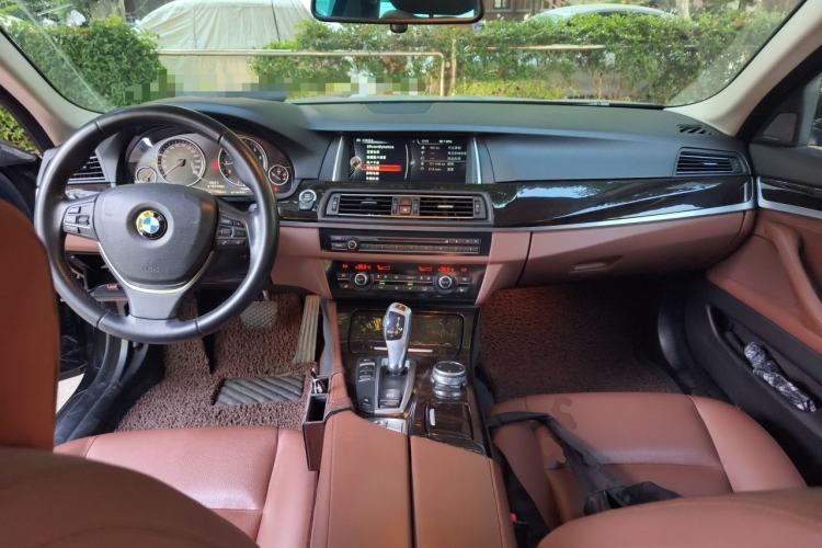 Used BMW 5 Series 2014 528Li Leading Model Center Console
