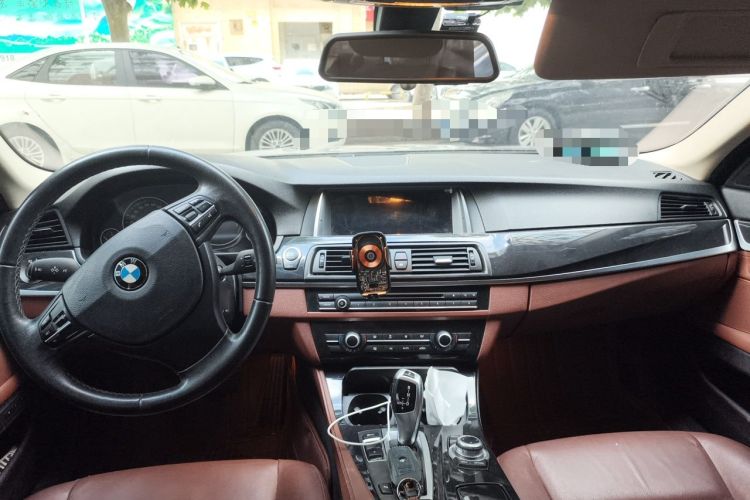 Used BMW 5 Series 2014 520Li Elegant Model Center Console