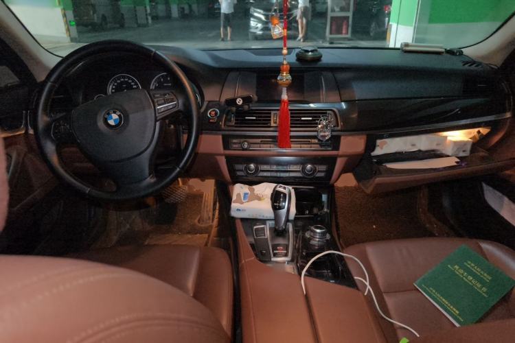 Used BMW 5 Series 2014 520Li Elegant Model Center Console