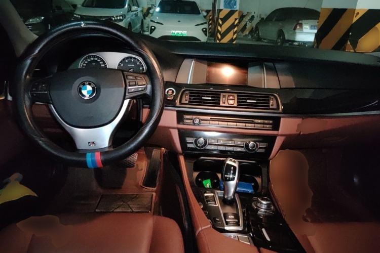 Used BMW 5 Series 2014 520Li Elegant Model Center Console