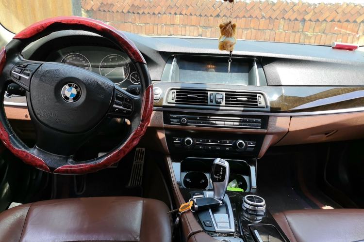 Used BMW 5 Series 2014 525Li Leading Model Center Console