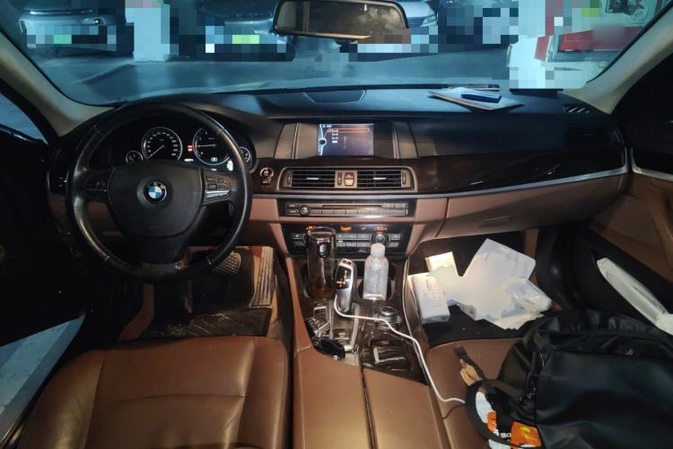 Used BMW 5 Series 2014 525Li Leading Model Center Console