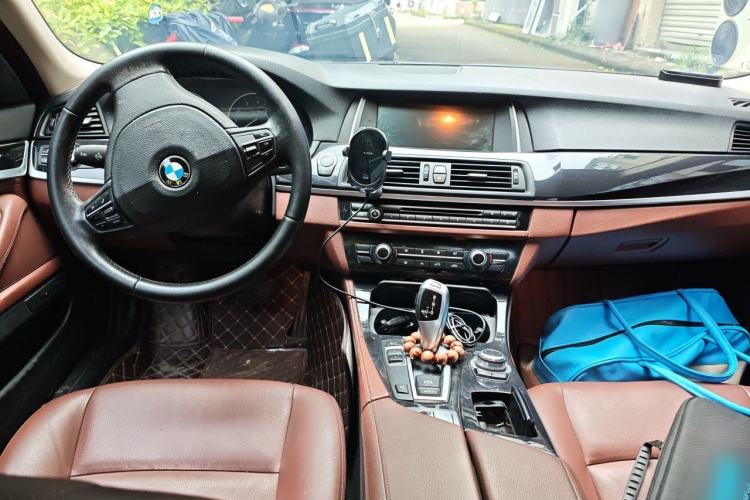 Used BMW 5 Series 2014 520i Elegant Edition Center Console