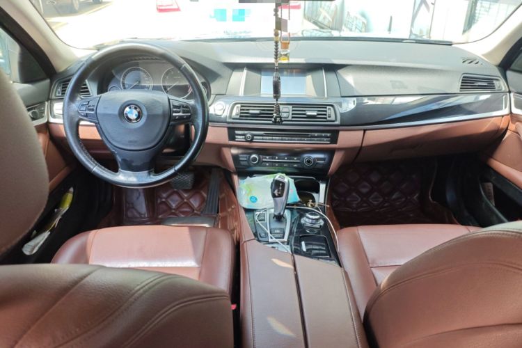 Used BMW 5 Series 2014 520Li Elegant Model Center Console