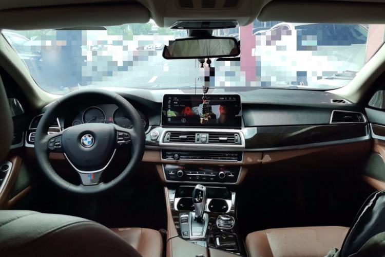 Used BMW 5 Series 2014 525Li Leading Model Center Console