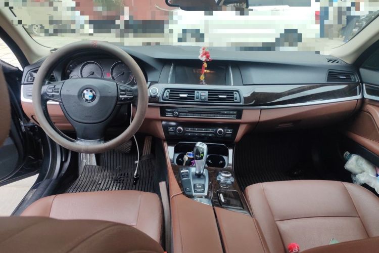 Used BMW 5 Series 2014 525Li Leading Model Center Console