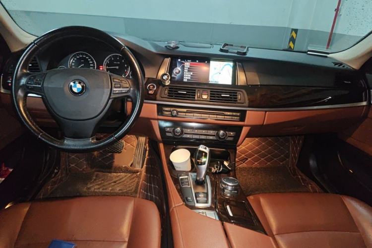 Used BMW 5 Series 2014 525Li Leading Model Center Console