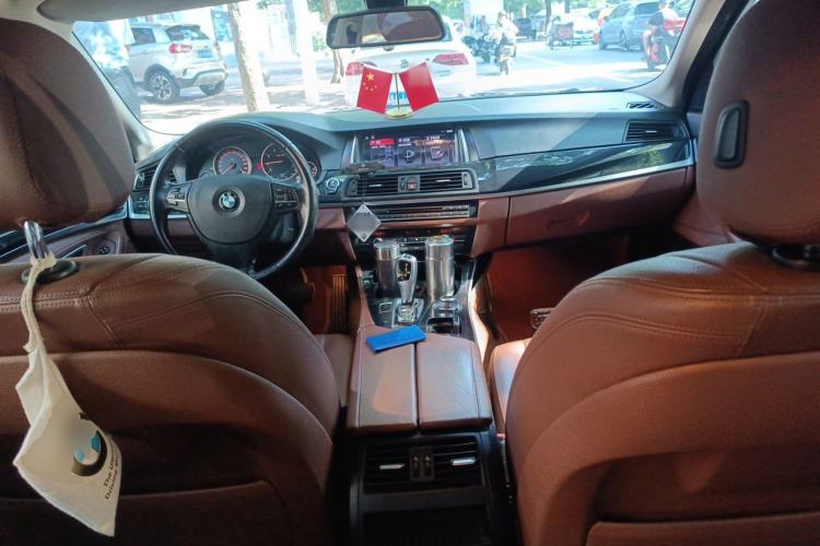 Used BMW 5 Series 2014 520Li Elegant Model Center Console