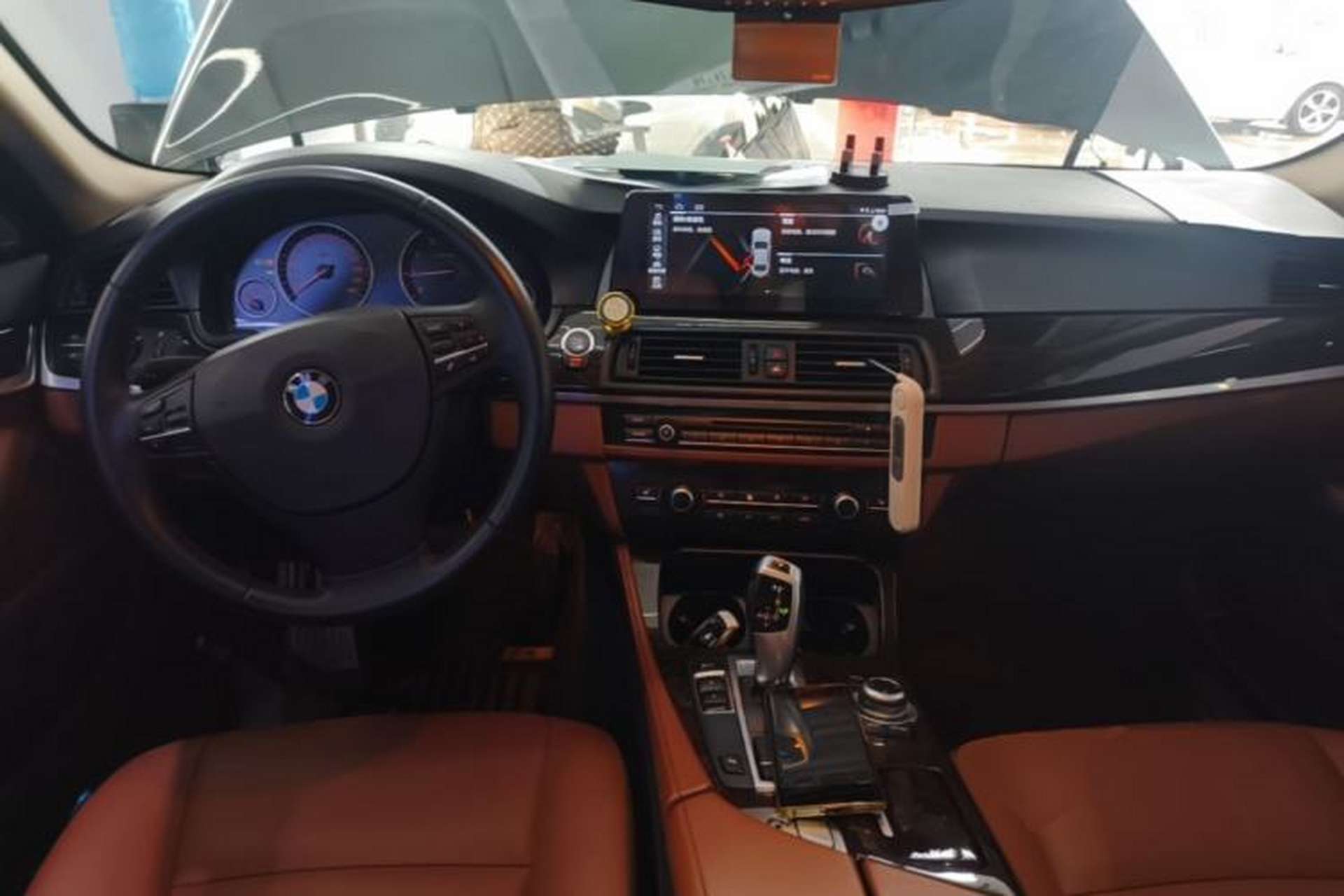 Used BMW 5 Series 2014 525Li Leading Model Center Console