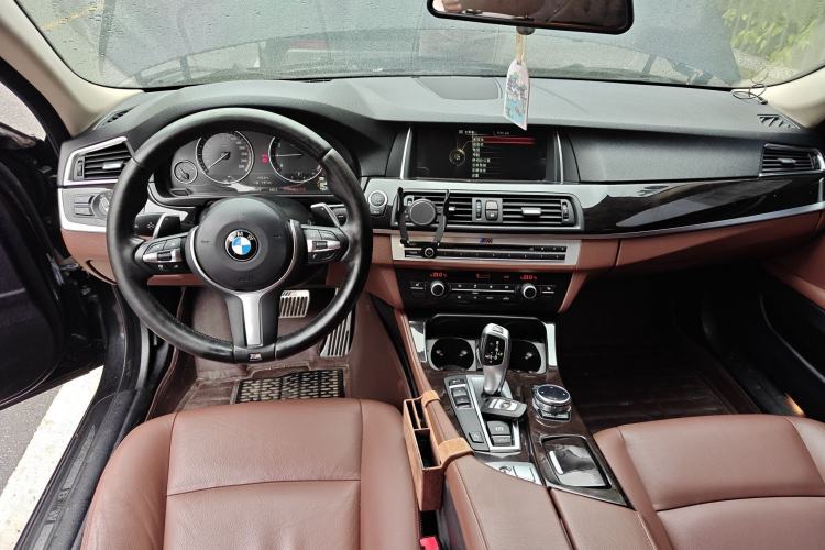 Used BMW 5 Series 2014 525Li Leading Model Center Console