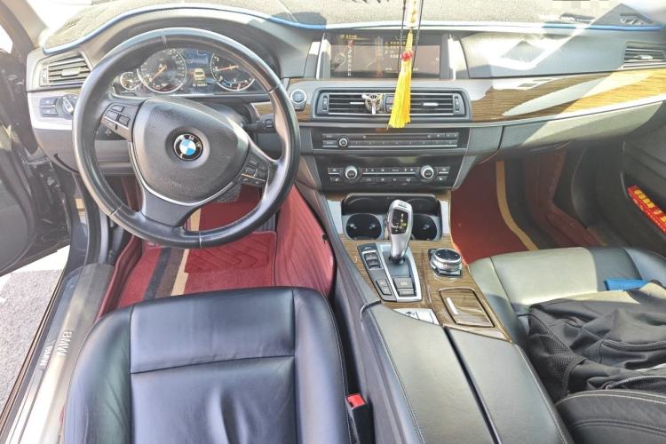 Used BMW 5 Series 2014 528Li xDrive Fashion Design Package Center Console