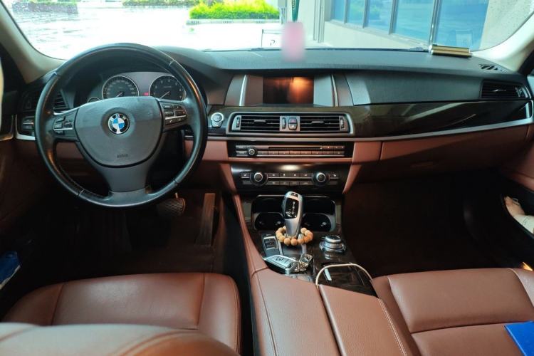 Used BMW 5 Series 2014 525Li Leading Model Center Console
