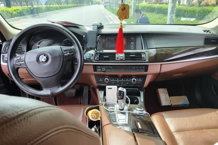 Used BMW 5 Series 2014 525Li Leading Model Center Console