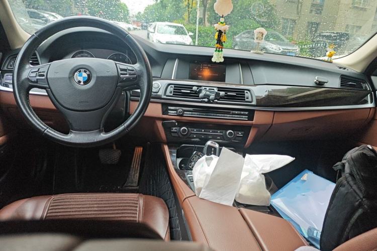Used BMW 5 Series 2014 525Li Leading Model Center Console