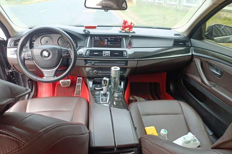 Used BMW 5 Series 2014 525Li Luxury Design Package Center Console