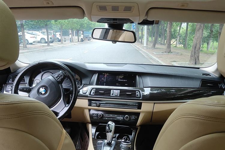 Used BMW 5 Series 2014 525Li Luxury Design Package Center Console