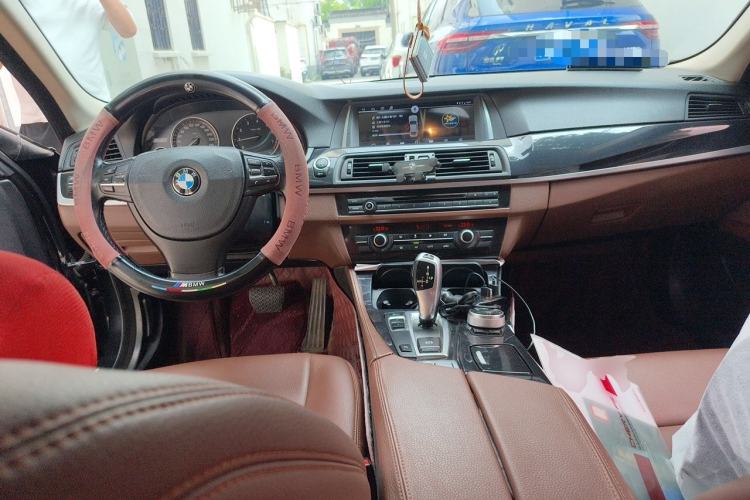 Used BMW 5 Series 2014 520Li Elegant Model Center Console