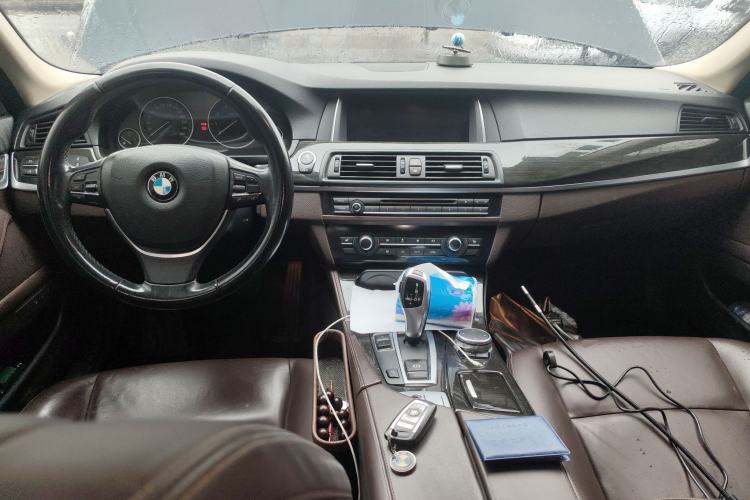 Used BMW 5 Series 2014 525Li Luxury Design Package Center Console