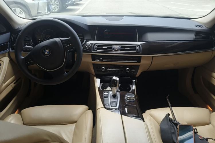 Used BMW 5 Series 2014 528Li Leading Model Center Console