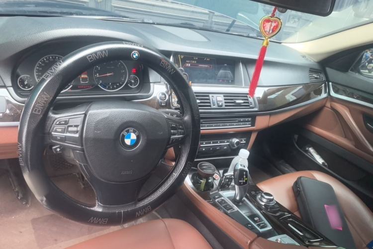 Used BMW 5 Series 2014 525Li Leading Model Center Console