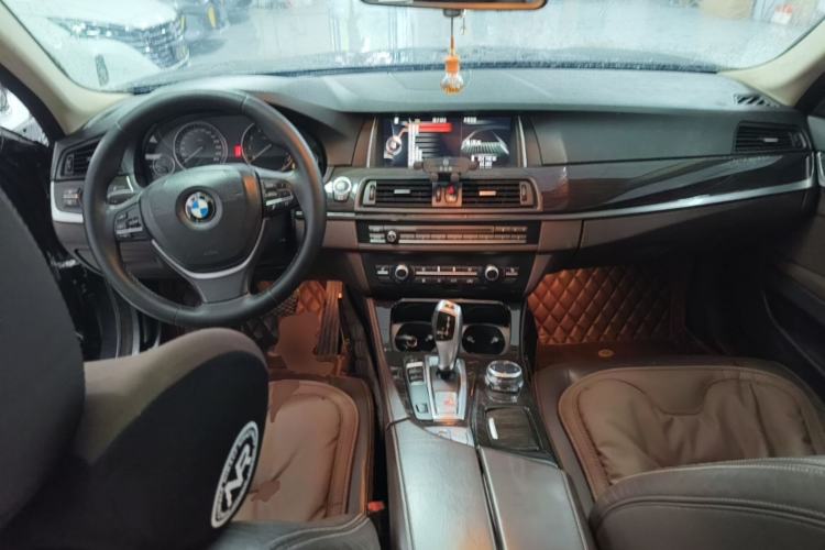 Used BMW 5 Series 2014 525Li Luxury Design Package Center Console