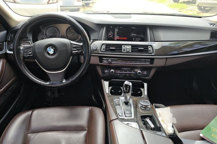Used BMW 5 Series 2014 535Li Luxury Design Package Center Console