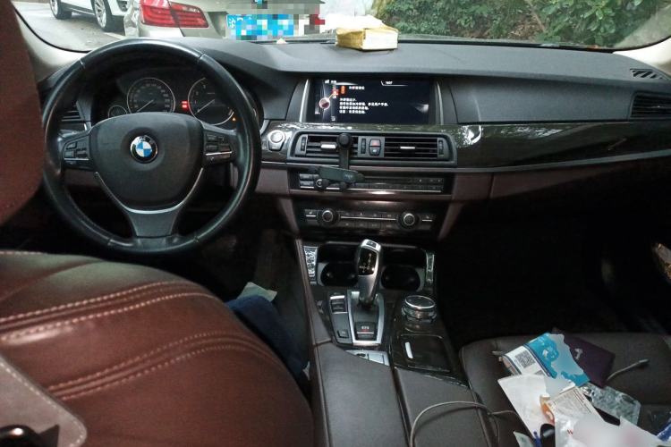 Used BMW 5 Series 2014 525Li Luxury Design Package Center Console