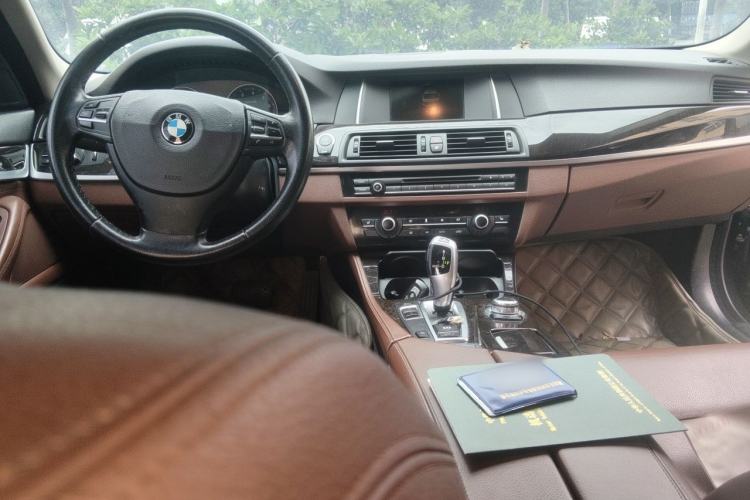 Used BMW 5 Series 2014 525Li Leading Model Center Console