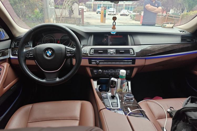 Used BMW 5 Series 2014 528Li Leading Model Center Console