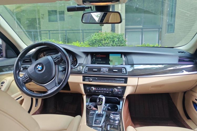 Used BMW 5 Series 2014 530Li Luxury Design Package Center Console