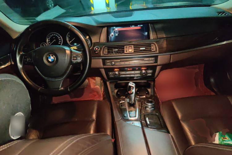 Used BMW 5 Series 2014 525Li Luxury Design Package Center Console