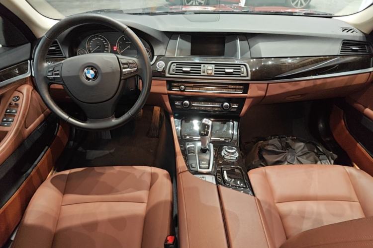 Used BMW 5 Series 2014 525Li Leading Model Center Console