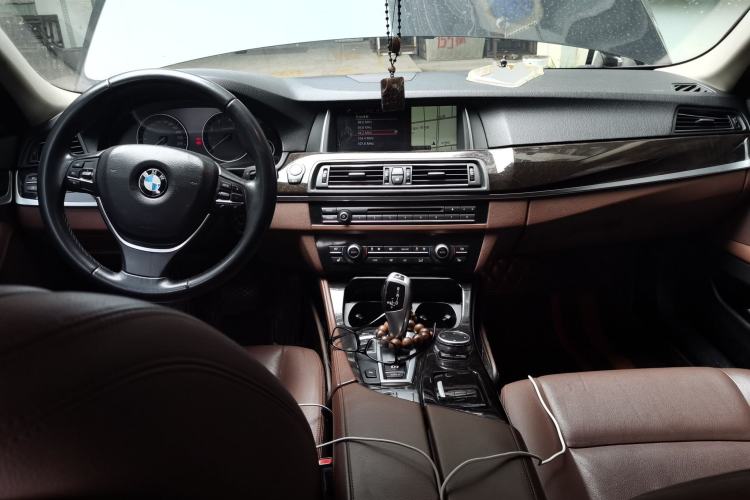 Used BMW 5 Series 2014 528Li Leading Model Center Console