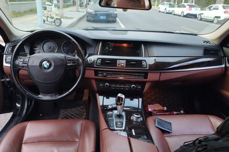 Used BMW 5 Series 2014 525Li Leading Model Center Console