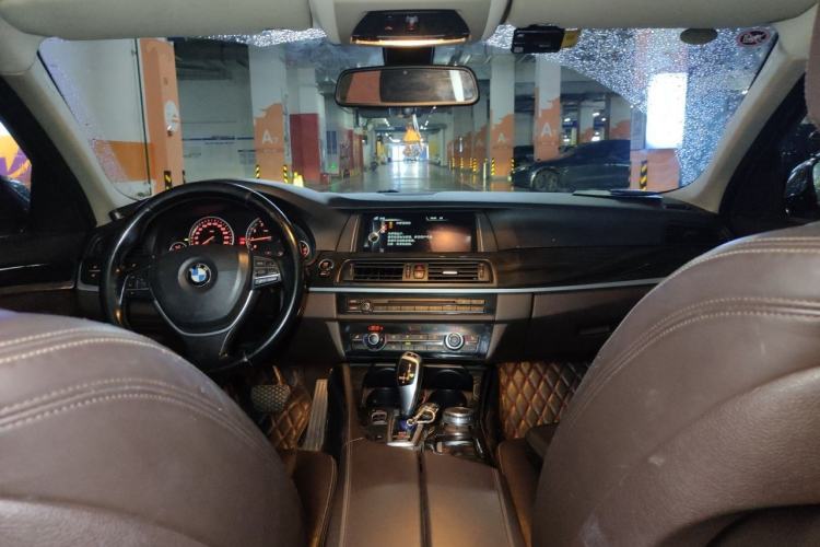 Used BMW 5 Series 2014 525Li Luxury Design Package Center Console