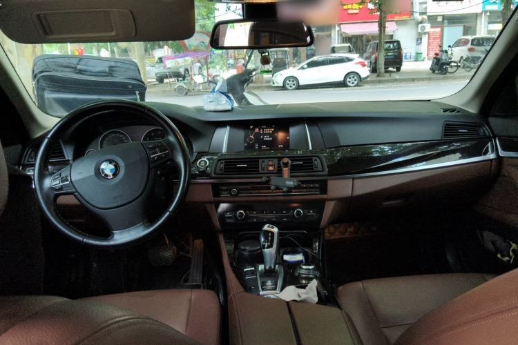Used BMW 5 Series 2014 525Li Leading Model Center Console