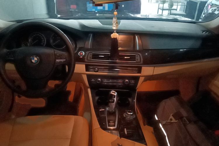 Used BMW 5 Series 2014 525Li Leading Model Center Console