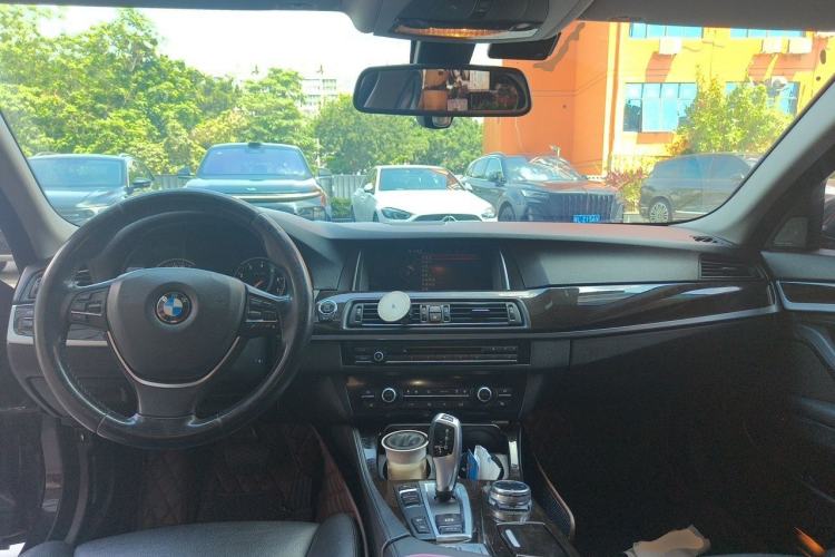 Used BMW 5 Series 2014 528Li xDrive Premium Edition Center Console