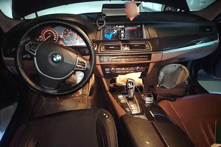 Used BMW 5 Series 2014 520i Elegant Edition Center Console